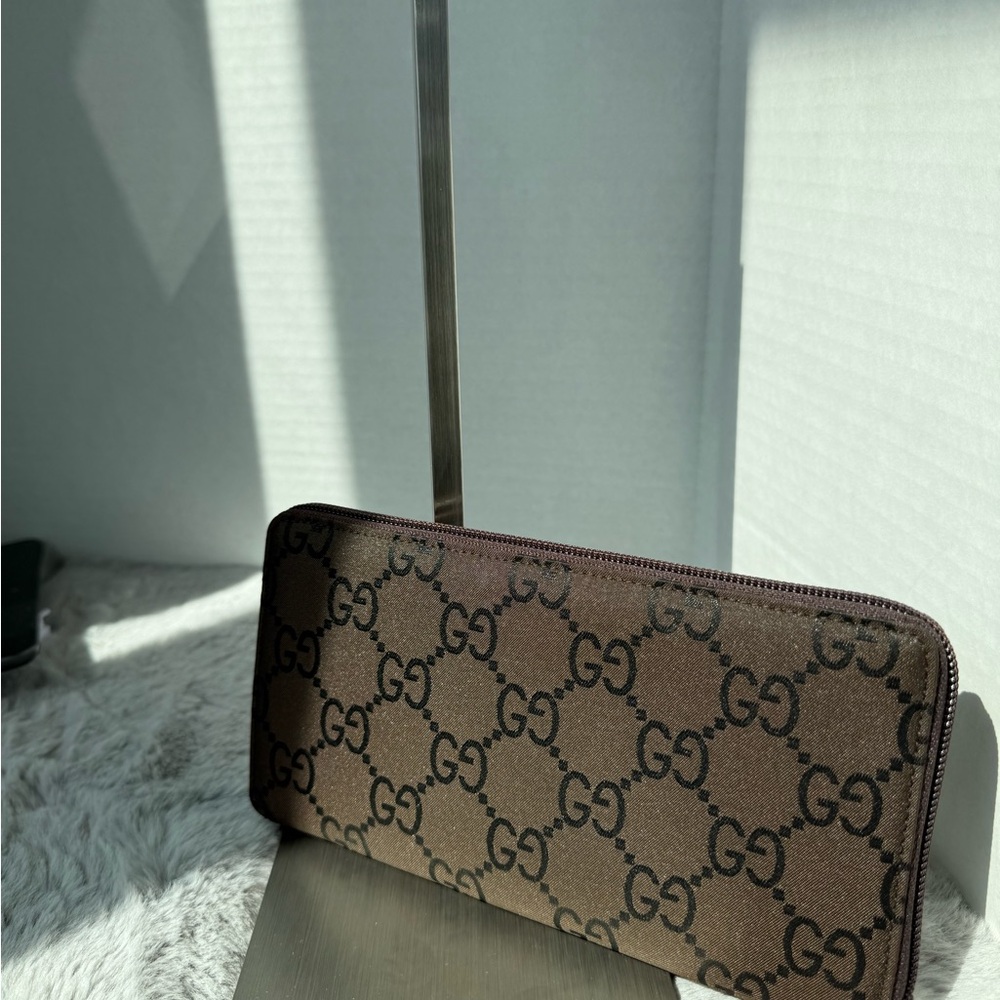 Gucci Brown Monogram Wallet EUC